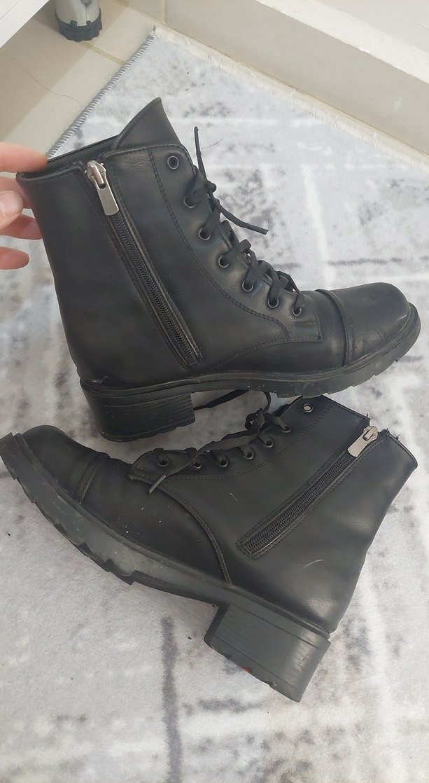 Siyah Topuklu Bot - Görsel 2