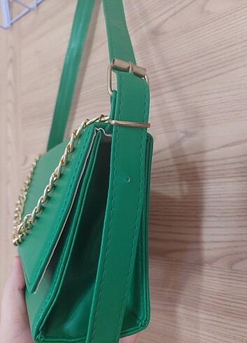  Beden yeşil Renk Zincirli benotton çanta 