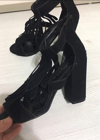 38 Beden Püsküllü Siyah Süet Stiletto Kadın Topuklu Ayakkabı
