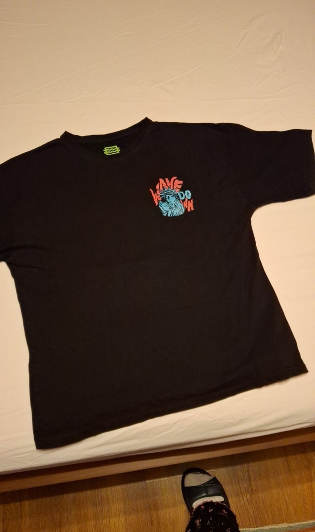 Siyah Baskılı Erkek Tişört Velcro Detaylı - Görsel 2