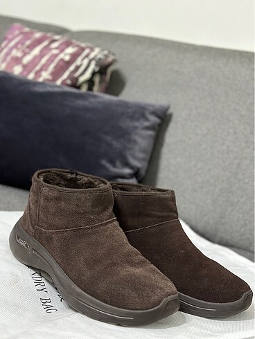 KOYU KAHVERENGİ SKECHERS BOT İÇİ TÜYLÜ UGG TARZI 1 AY ONCE AMERİ