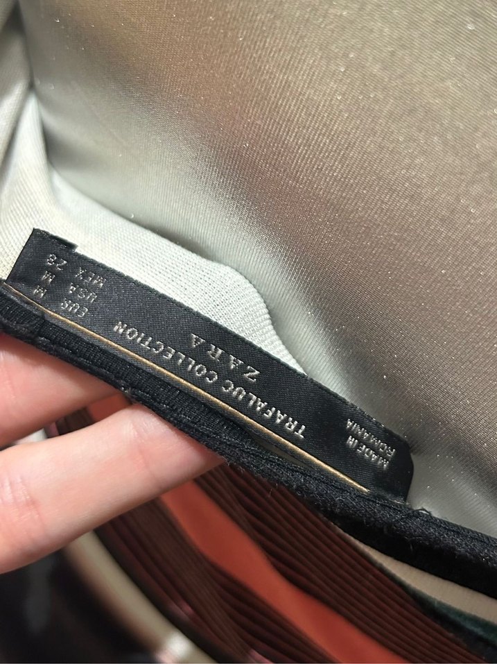 Zara sirt detayli uzun kollu bluz - Görsel 3