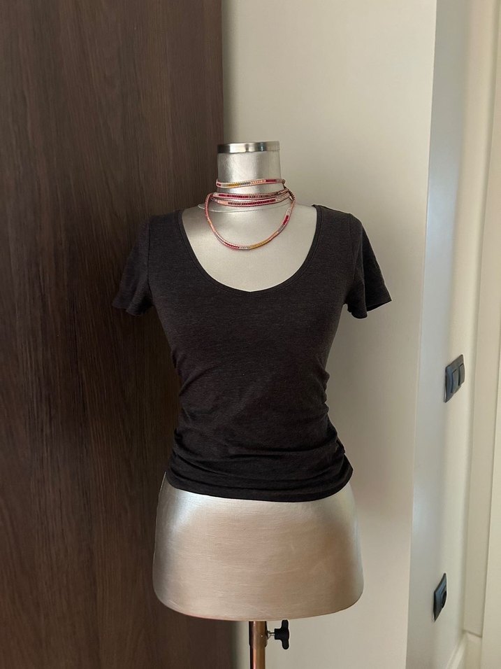 H&m gri fume V Yaka Kadın Tişört - Görsel 3