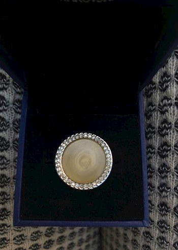 Swarovski Altın Renkli Sekanslı Kadın Yüzük - Görsel 2