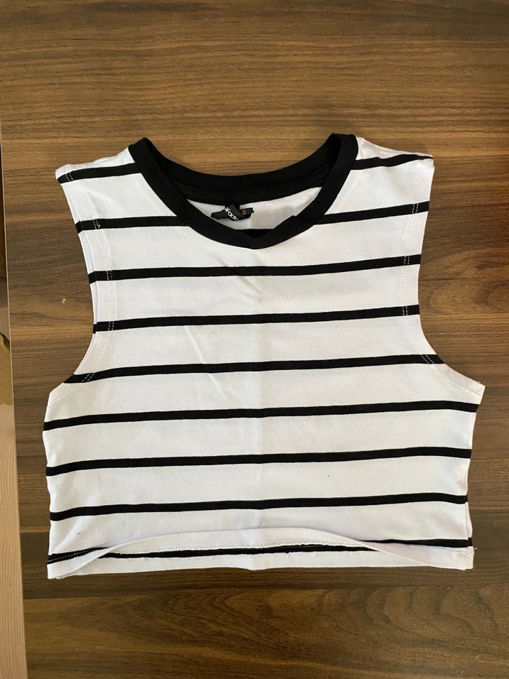 Kadın Siyah Beyaz Çizgili Kolsuz Crop Top - Görsel 2
