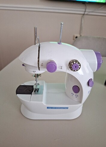 Diğer Işıklı Mini Dikiş Makinesi