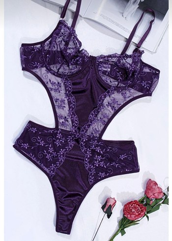 İşlemeli Siyah ve Mor Kadın Body suit - Görsel 3