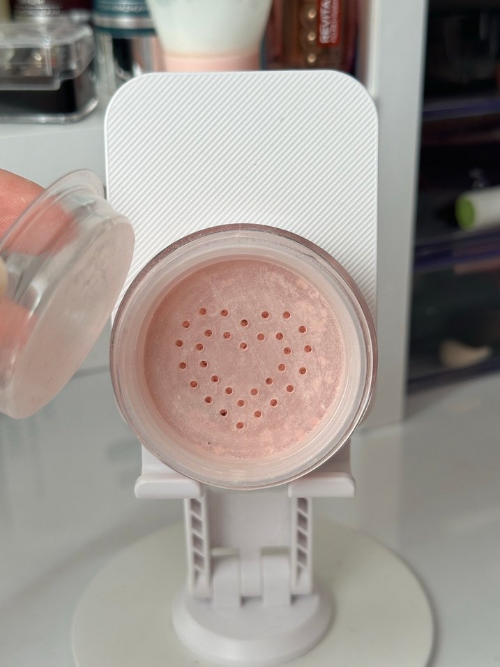 Revolution Cherry Bake Pudra - Görsel 2