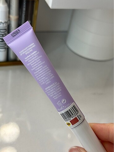  Beden Lykd powder lip cream