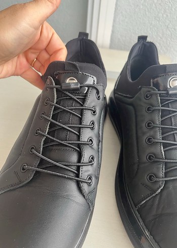 Siyah Minimalist Erkek Ayakkabı Bağcıkları - Görsel 2
