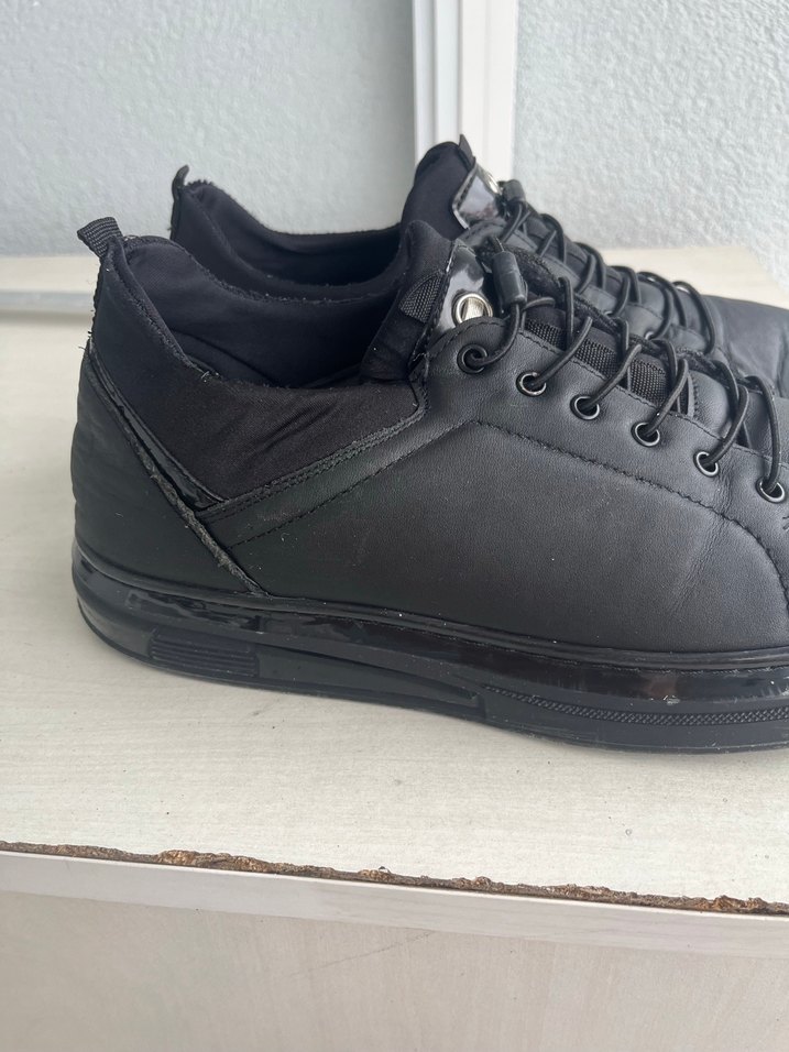 Siyah Minimalist Erkek Ayakkabı Bağcıkları - Görsel 4