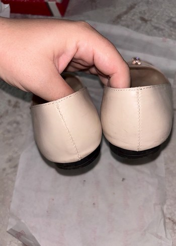 40 Beden ten rengi Renk Bej Parlak Tokalı Stiletto Kadın Babet