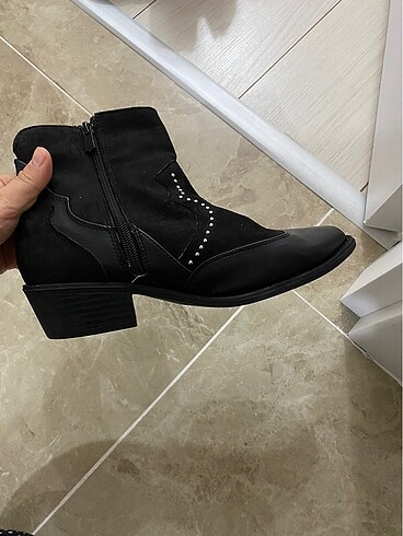 Siyah bot - Görsel 5