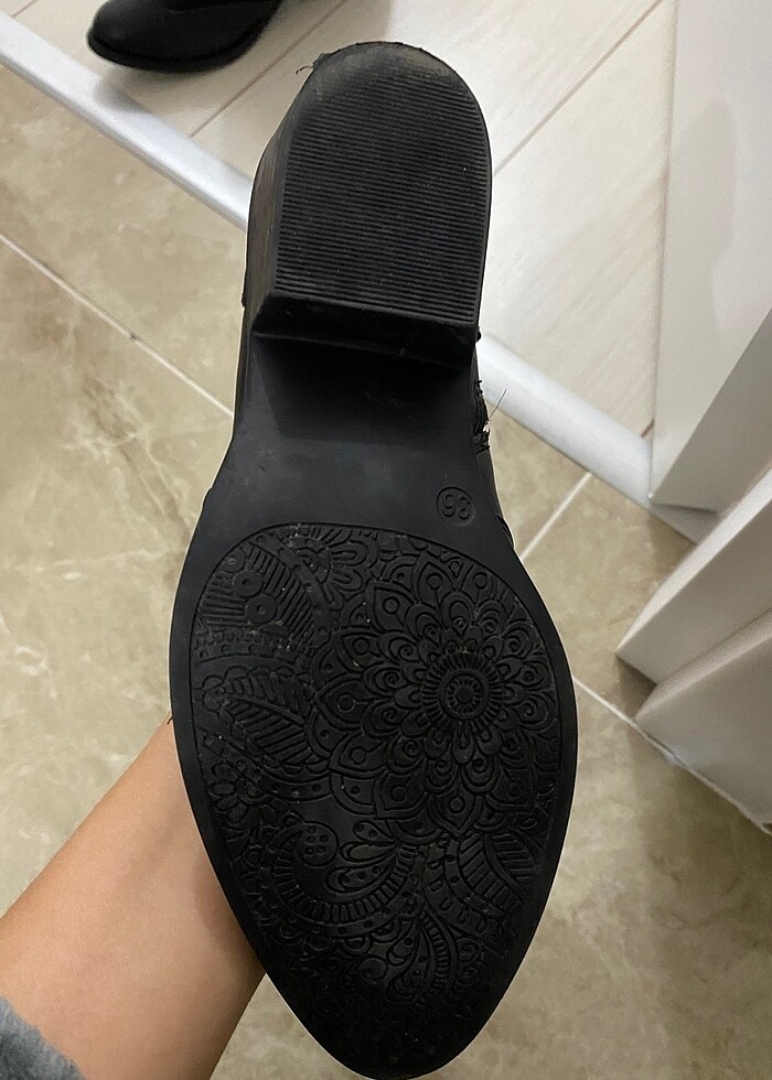 Siyah bot - Görsel 3