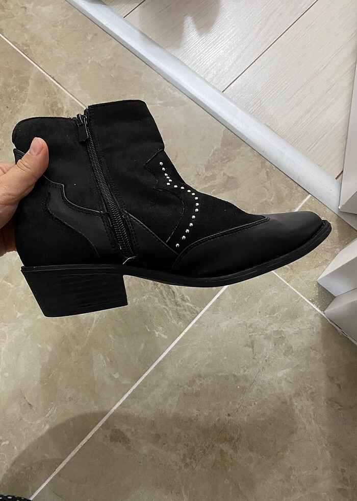 Siyah bot - Görsel 5