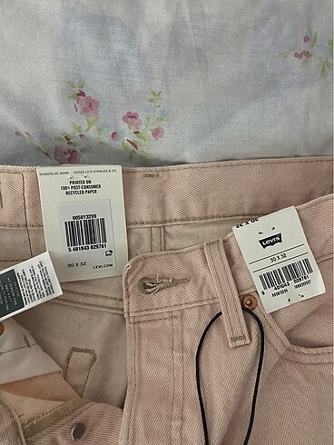 32 Beden pembe Renk levis pantolon