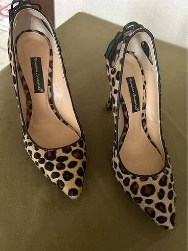 Neslihan Canpolat Stiletto