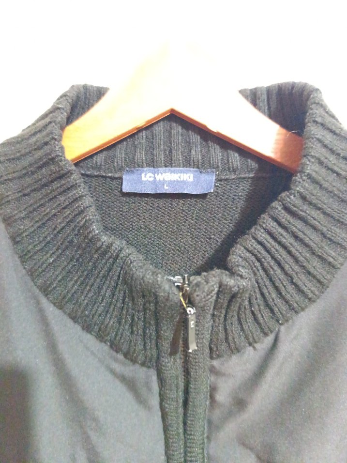 Siyah Yüksek Yakalı Kolsuz Yelek - Görsel 2