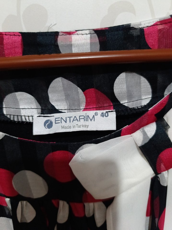 Renkli Puantiyeli Kısa Kollu Kadın Bluz - Görsel 2