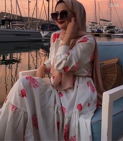 Çüçekli elbise