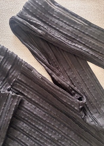 Bershka Piliseli Siyah Uzun Kollu Bluz - Görsel 5