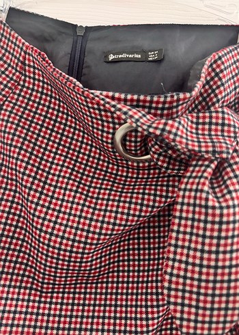 Stradivarius Tokalı Detaylı Şort Etek - Görsel 2