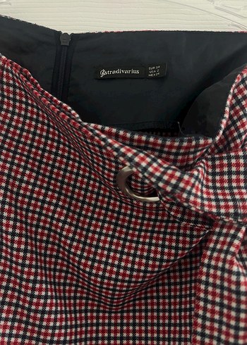 Stradivarius Tokalı Detaylı Şort Etek - Görsel 3