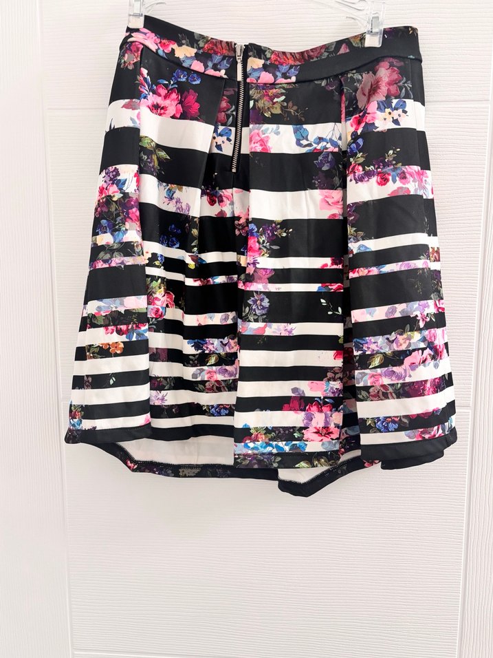 Stradivarius Çiçek Desenli Pilili Etek - Görsel 3