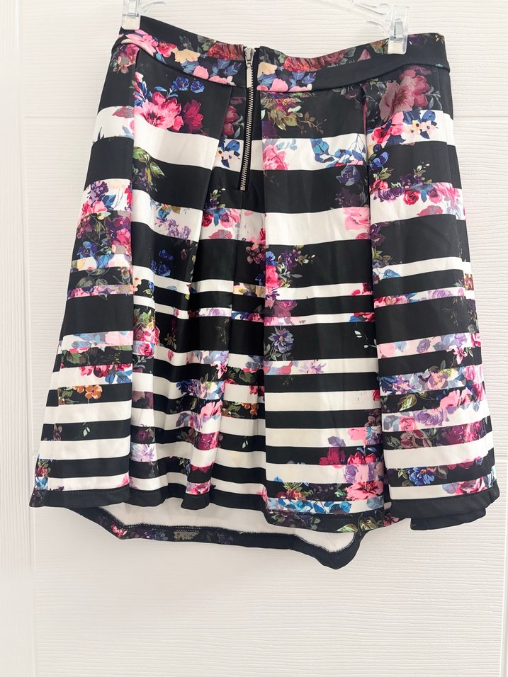 Stradivarius Çiçek Desenli Pilili Etek - Görsel 2