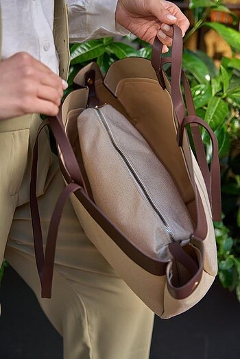 Marka Muadili Kol ve Omuz Çantası - Görsel 8