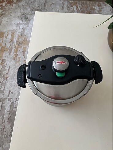 TEFAL 6 LİTRE DÜDÜKLÜ