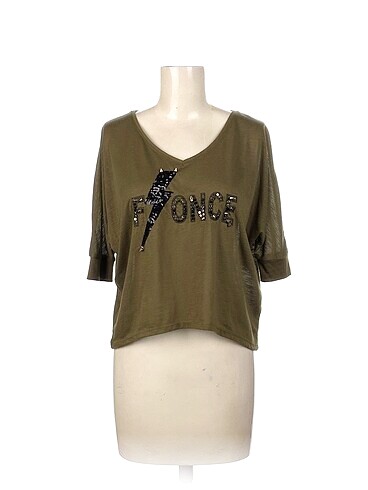 PreLoved T-shirt %70 İndirimli.