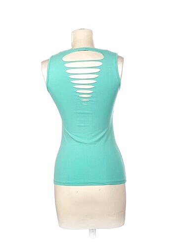 s Beden PreLoved T-shirt %70 İndirimli.