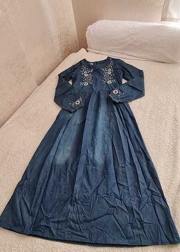 Nakış İşlemeli Tesettür Mavi Uzun Kot Elbise