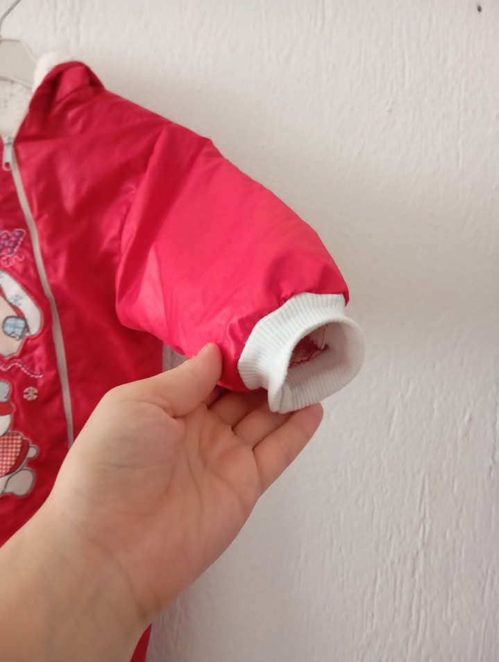 Kapüşonlu Nakışlı Kız Bebek Kırmızı Tulum - Görsel 4