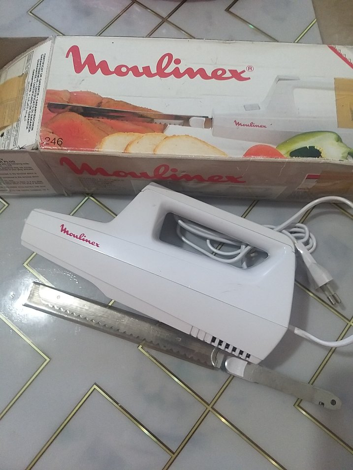 Beyaz Parlak Moulinex ekmek kesme makinasi - Görsel 2