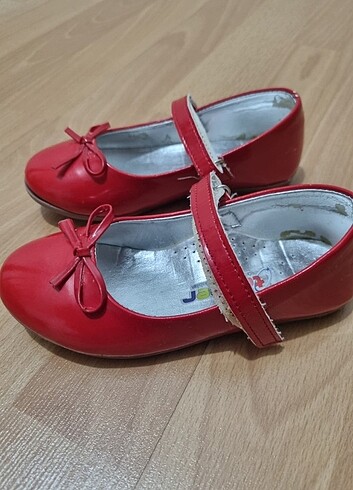 Zara Kız çocuk kırmızı babet ayakkabı