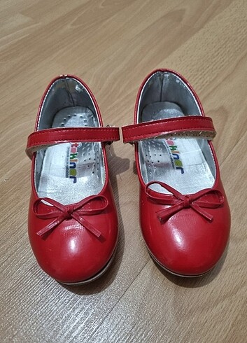Kız çocuk kırmızı babet ayakkabı