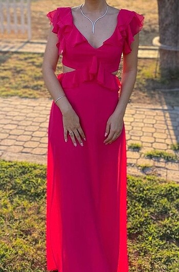 Pembe uzun abiye elbise