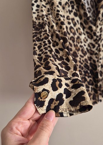 Zara Zara Düğmeli Leopar Desenli V Yaka Kadın Gömlek