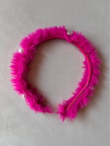 Pembe Tüylü İncili Taç