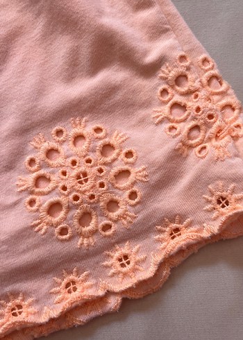 Zara Nakış Detaylı Pembe Bohem Kız Şortu
