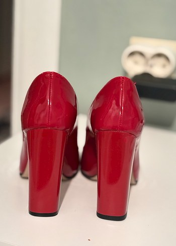 Kadın Parlak Kırmızı Stiletto Topuklu Ayakkabı - Görsel 3