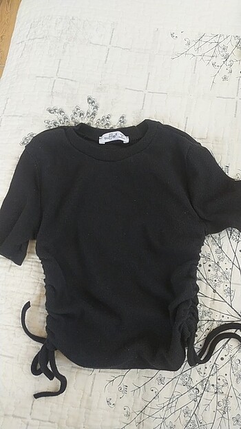 Siyah büzgülü crop 