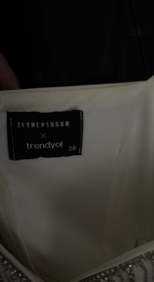 İnce askılı Mini Beyaz Elbise - Görsel 3