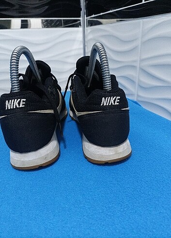 37,5 Beden siyah Renk Orjinal Nike runner