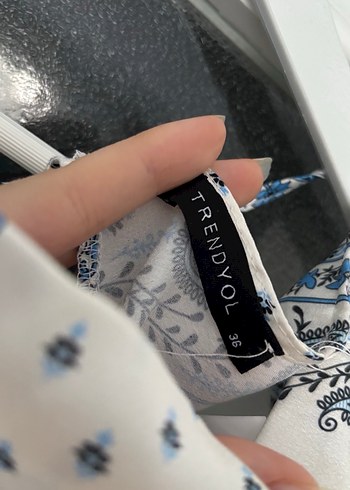 Trendyolmilla Degaje Yaka Crop Bluz - Görsel 2