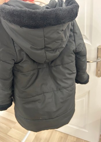 Siyah Peluş Detaylı Çocuk Kışlık Mont - Görsel 6