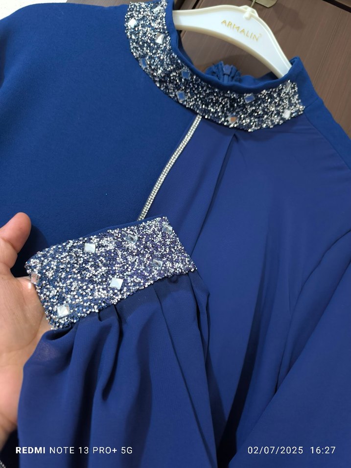 Uzun Kollu İşlemeli Mavi Kadın Abiye - Görsel 4