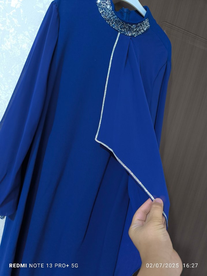 Uzun Kollu İşlemeli Mavi Kadın Abiye - Görsel 3